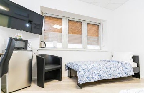 Private room #2 with King size & Single, ground floor, AC, 2min to RAB - Foto 15