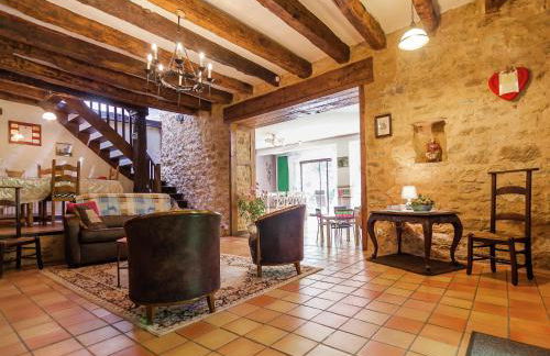 Spacious farmhouse with private heated pool in a rustic garden - Foto 55