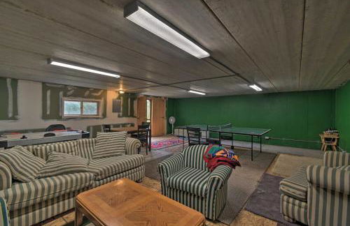 Spacious Lakehouse with Deck, Kayaks, and Dock! - Foto 16