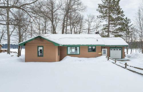Bayview Cottage 3BR Fireplace Lakefront - Photo 23