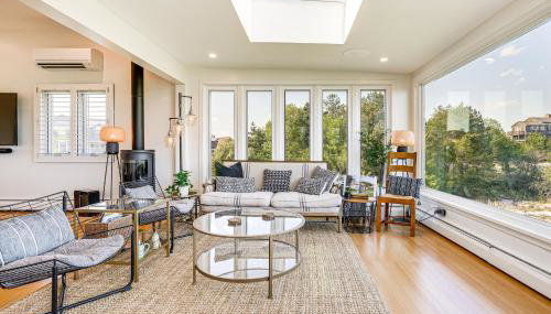 Elegant Gloucester Beach Getaway with Ocean Views! - Foto 2