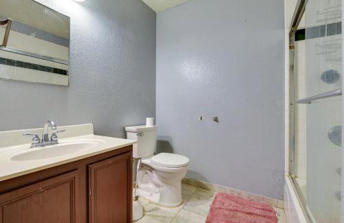 Family-Friendly Arlington Home with Private Yard! - Foto 24