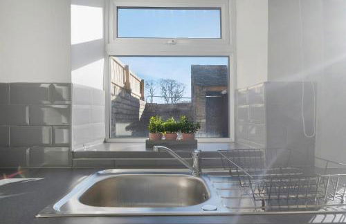 NEW! 2BR in West Terrace, Sleeps 4 - Foto 39