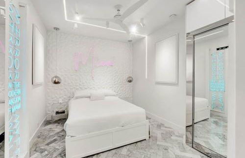 Versace Mansion Neighbor (Floor 1) Sleeps 9 - Foto 5