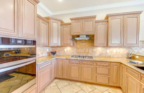 Spacious Luxe Home with Lake Access in Fort Mohave! - Foto 9