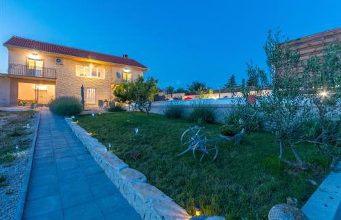 4 Bedroom Gorgeous Home In Lisicic - Foto 26