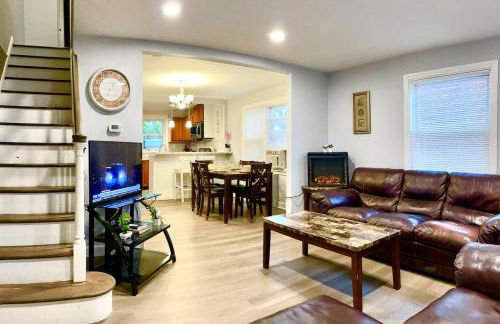 Very cozy 3 bedroom house close to everything - Foto 11