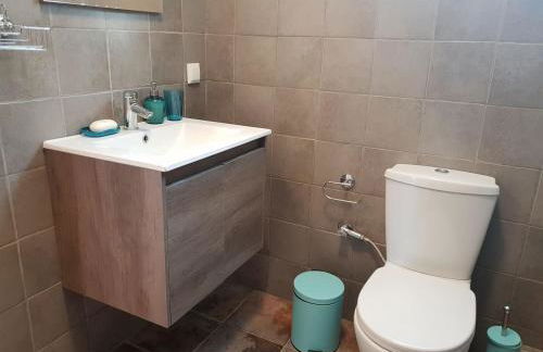 Xaradiotis House - A modern home away from home - Photo 34