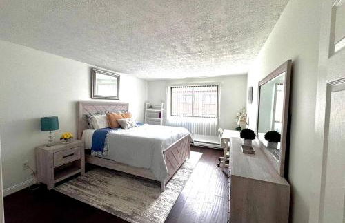 NEW - Mins to Hospitals - Manchester - Derry - Nashua - Concord - Queen Bed - Foto 2