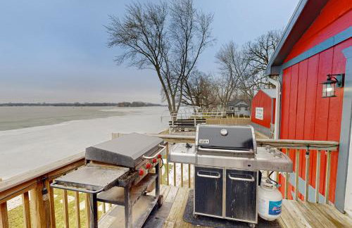 Waterfront Fun! Group Getaway on Lake Marie - Foto 32