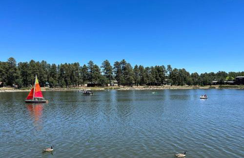 Modern Lakeside Family Fun Cabin - Foto 31