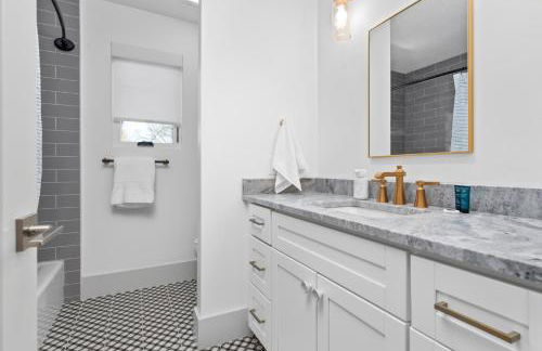 New Mountain Retreat with Hot Tub & Putting Green - Foto 18