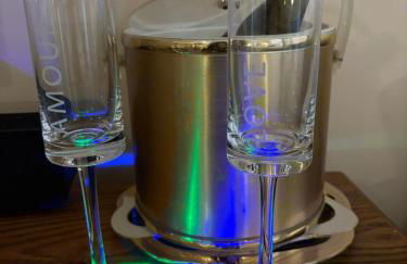 A2 Studio, Mins to Downtown, UofM, Hospitals, Restaurants & Stadium - Foto 11