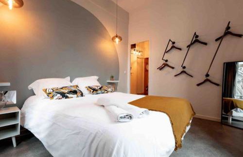 LA HUPPE - Bain Balnéo - Riom centre - 3 étoiles - Foto 12