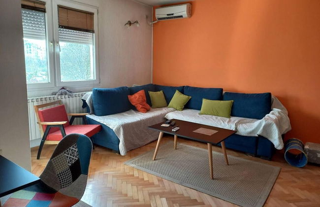 Stunning Color 1-bed Apartment in Skopje - Photo 1