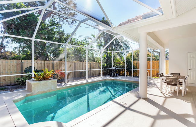 Imola: Newly Remodeled Pool Home Minutes from Vanderbilt Beach. Family-Friendly Retreat with 4 BR, 3.5 Bathrooms, and Private Screened Pool. Perfect Location Near Mercato and Naples Attractions - Foto 33