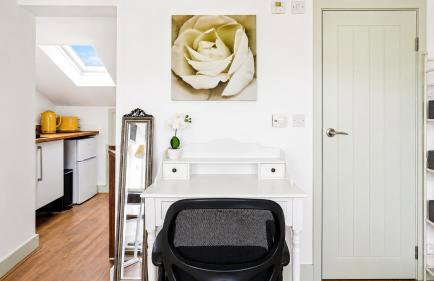 The Isabella Studio by Richmond Park - Photo 3
