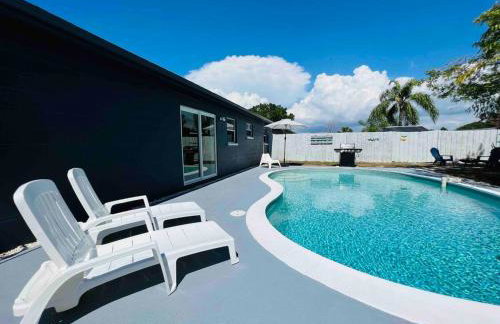 2BR Home with Private Pool, Fire Pit and Grill - Foto 3