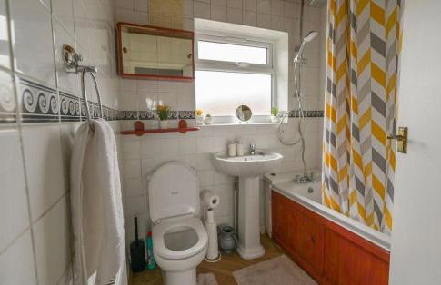 Cosy Inn near Luton Station, Mall and Luton Airport 10 Min - Foto 60