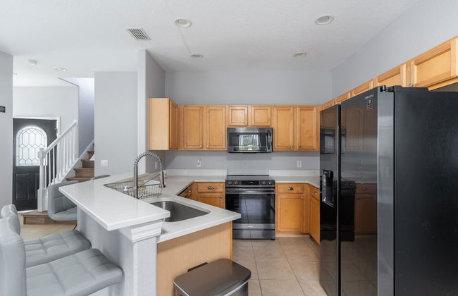 Poolside Serenity Near Disney World 4 Bedroom Home by RedAwning - Foto 14