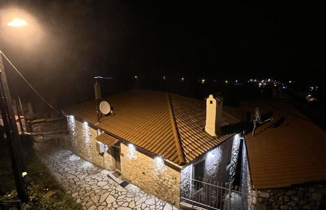 Dandy Villas Dimitsana - a Family Ideal Charming Home in a Quaint Historic Neighborhood - 2 Fireplaces for Romantic Nights - Foto 5