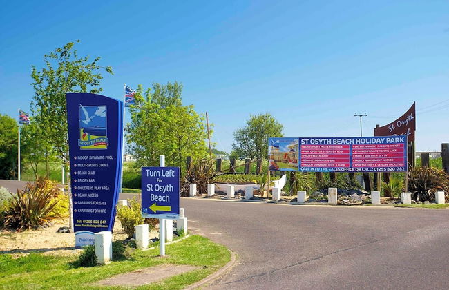 Beautiful Cosy 2-bed Caravan in Clacton-on-sea - Photo 38