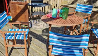 Fun holiday lodges in historic walled garden near Falkirk, Heart of Scotland Holidays - Foto 2