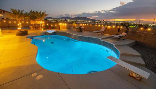 3400 SqFt House W/40Ft Heated Pool/Spa- Strip View - Foto 2