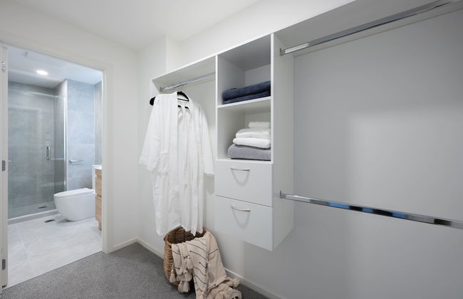 Sunrise Garden Suites - Photo 33