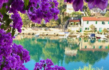 Amare Apartments - Photo 3