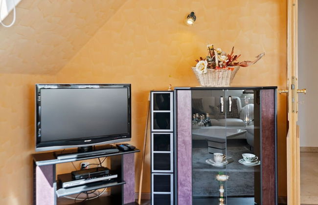 Garden View Apartment in Erzgebirge near Forest - Foto 15