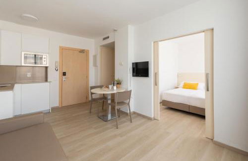 Atenea Park - Suites Apartments - Photo 90