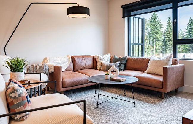 Huckin' Harry's by Revelstoke Vacations - Photo 21