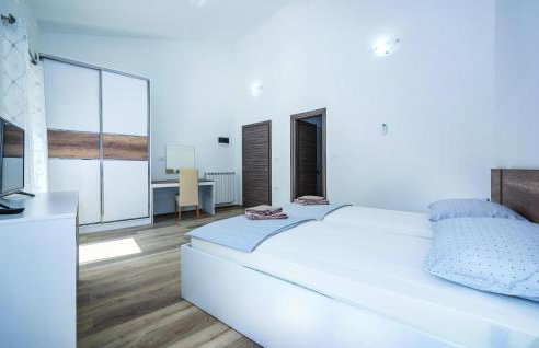 3 Bedroom Amazing Home In Plomin - Foto 20