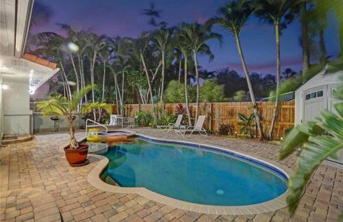 Chic Victoria Park Villa with Heated Pool and Spa - Foto 29