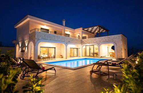 Villa Roza s privatnim grijanim bazenom i jacuzzijem - Foto 1