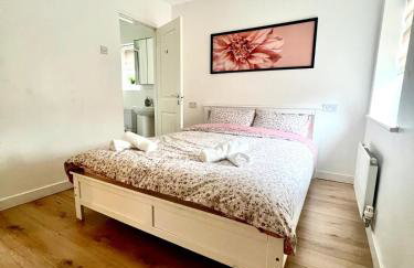 Peaceful modern home with garden and parking - Foto 6