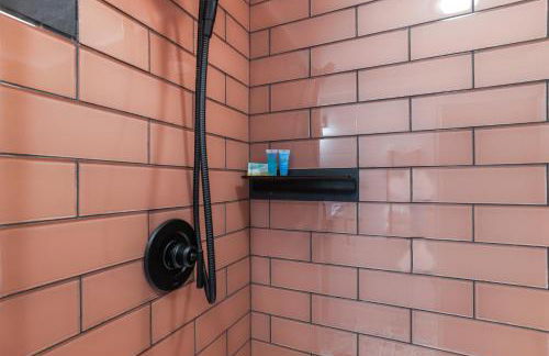 Couples Lakefront Retreat in the Poconos - Foto 39