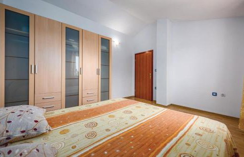 Three-Bedroom Holiday Home In Nedescina - Foto 21