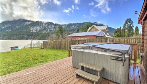 Lakefront Eatonville Cabin with Dock and Mtn Views! - Foto 1