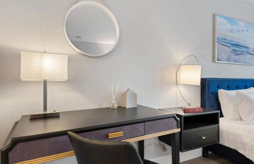 Searenity Suite- Peekaboo Ocean view 1 min walk to Beach - Photo 18