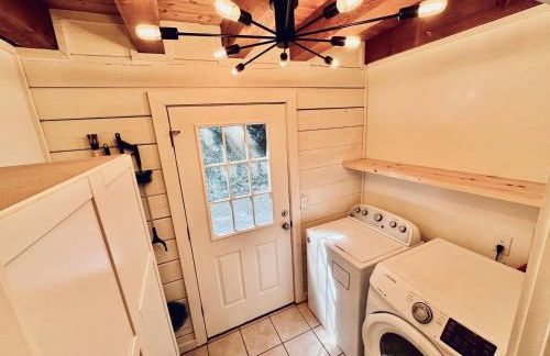 MOONLIGHT MOUNTAIN MANOR - Cedar Hot Tub, Views & Games - Foto 28