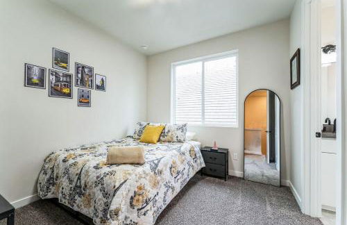 World Travel without leaving PDX - Foto 27