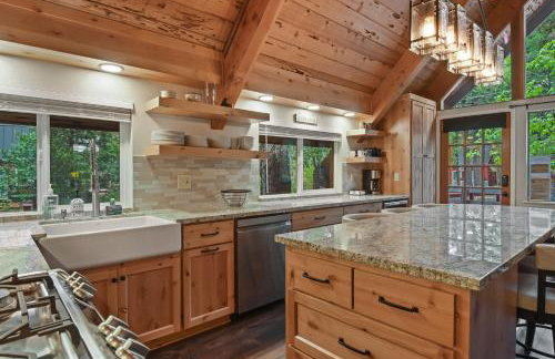 West Shore Haven - Near Beach & Outdoor Fun - Foto 29