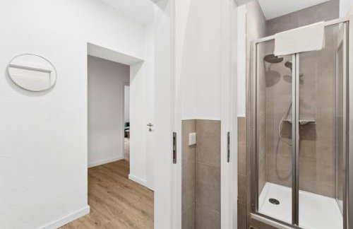 Modern-Netflix-Messe-Veltins Arena-Free Parking - Foto 26