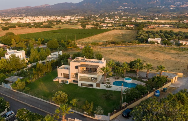 Xenos Villa 2 With 5 Bedrooms Private Swimming Pool, Near the sea - Foto 40