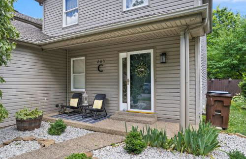 5 Minutes from Hospitals and UK! - Photo 31