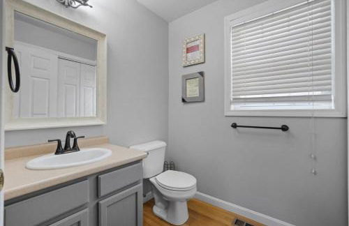 Modern Open Concept 4 Bed 2 5 Bath Mid to LongTerm Private Single Family Home - Foto 27