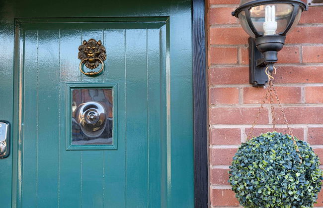 Chandlers Walk Modern Comfy Family Home in Exeter - Photo 47