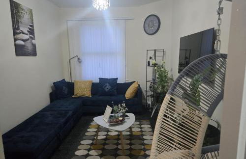 2 Bed - Sleeps 6 - Private Balcony - City Centre - Foto 1